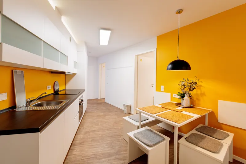 Mietrabatt - NUR FÜR STUDENTEN - Vollständig möbliertes Privatzimmer in einer 3-er WG — photo 1